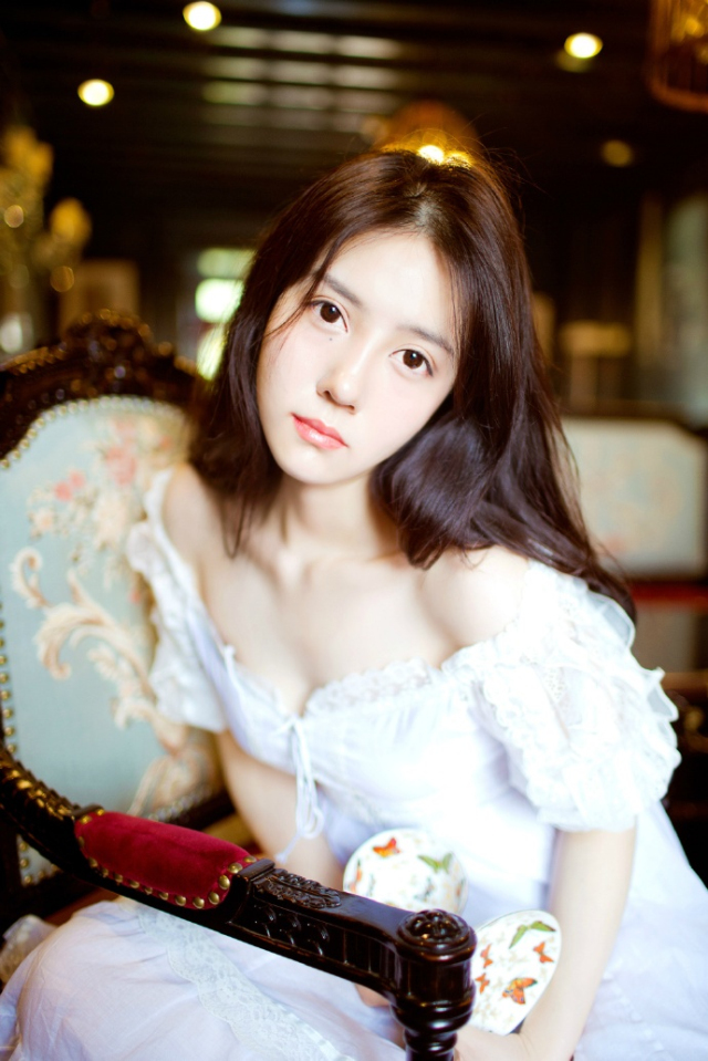 人之所以悲伤,是因为我们留不住岁月;而更无法面对的是有一日,青春,就这样消逝过去。